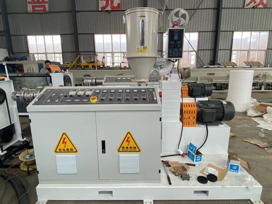 La máquina espiral del extrusor del tubo del carbono del PE telegrafía la cadena de producción protectora de la manga