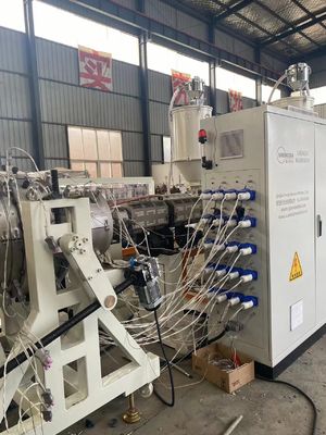 Tubo de múltiples capas tres/dos capas del abastecimiento de agua de la coextrusión del HDPE del drenaje del HDPE del tubo de la línea de la protuberancia