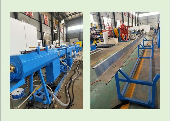 El PLC HV940 la línea PPR PP de la protuberancia del tubo del HDPE de tres capas instala tubos la máquina de la protuberancia