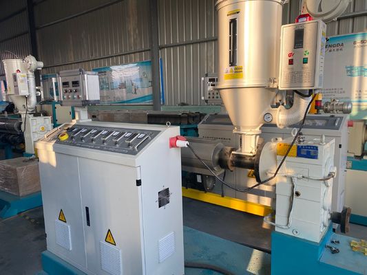 180kg/h PE/PVC acanaló la cadena de producción del tubo máquina de la protuberancia
