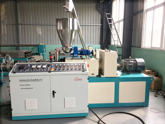 línea automática cadena de la protuberancia del tubo del PVC 280kg/H de producción plástica del tubo del PVC