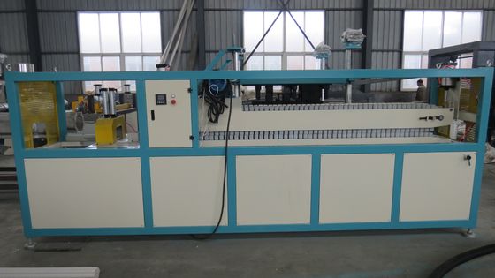 El PE perforó la máquina del extrusor del tubo del cable de la comunicación de los agujeros de Plum Blossom Grille Tubes With 7 o 9