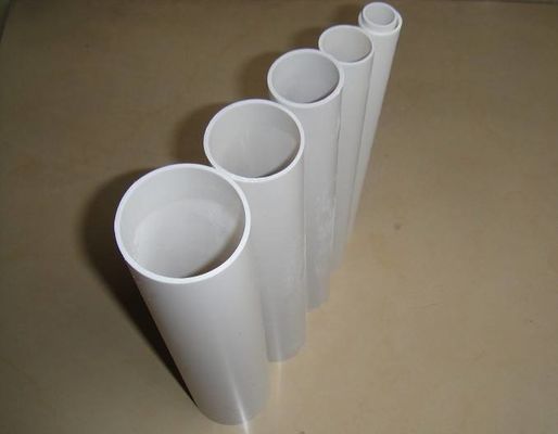 El tubo del PVC que hace la máquina para el tubo del abastecimiento de agua drena la línea de la protuberancia del tubo del Pvc