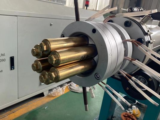 Cadena de producción plástica del tubo de la protuberancia multi del agujero de Siemens para el PE/el PVC
