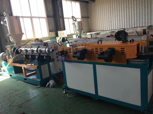 El Pvc de un sólo recinto de 4-17m m acanaló la aprobación del Ce de la máquina del tubo