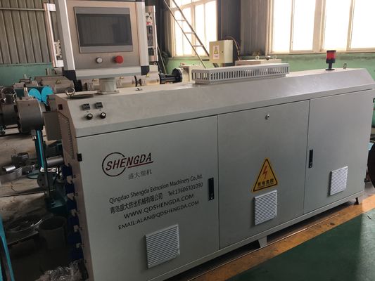Línea cadena de producción plástica de la protuberancia del extrusor del tubo de desagüe del tubo de gas del abastecimiento de agua del tubo del PVC máquina de Extrution del tubo