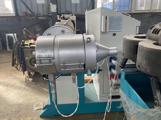 La línea acanalada plástica de alta velocidad de la protuberancia del tubo grita la máquina de moldear