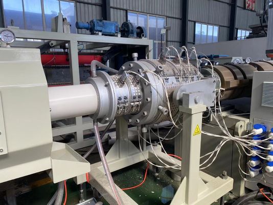 Línea de la protuberancia del tubo de gas del alambre del conducto eléctrico del drenaje del abastecimiento de agua del PVC de UPVC CPVC