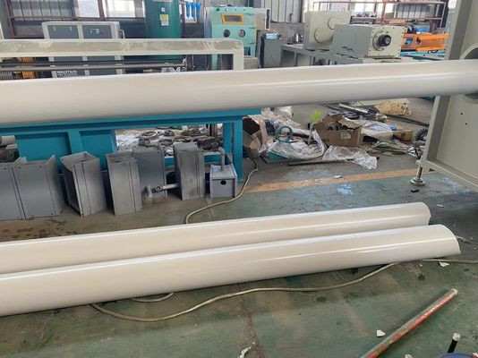 Línea de la protuberancia del tubo del PVC del drenaje del agua del abastecimiento de agua