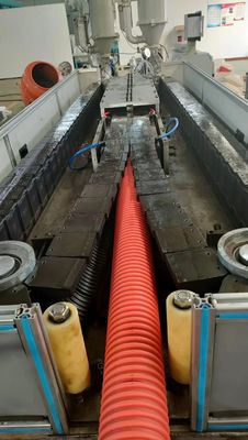 Línea acanalada de la protuberancia del tubo de la pared doble eléctrica para el tubo de la irrigación del agua del PVC del PE PP