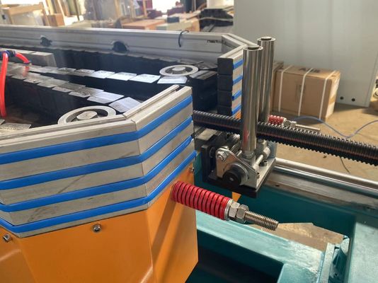 PE PP que rosca la cadena de producción acanalada de un sólo recinto del tubo con la línea de marcado