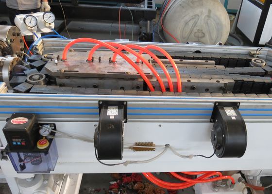 máquina flexible del tubo 60kg/H de 32m m