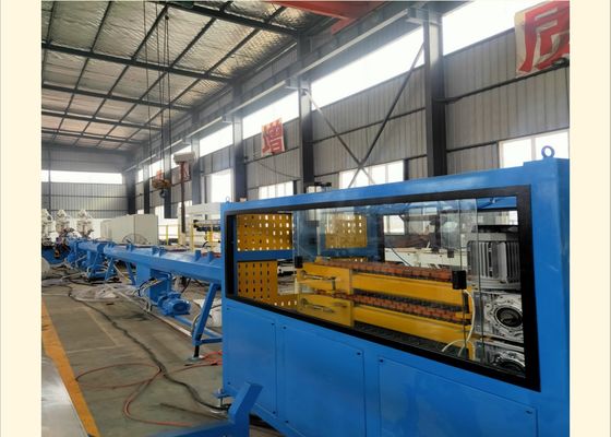 El PLC HV940 la línea PPR PP de la protuberancia del tubo del HDPE de tres capas instala tubos la máquina de la protuberancia