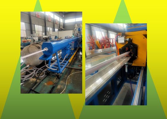 3 capas del HDPE del tubo de la línea reforzada 160m m 18m/Min de la protuberancia