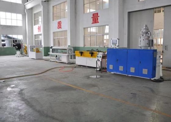 Línea acanalada de la protuberancia de la máquina 33L/D del tubo del tornillo de un sólo recinto de 75m m