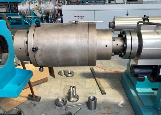 Sola línea suministro de petróleo de la protuberancia del tubo del HDPE del tornillo 110m m