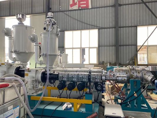 Cadena de producción plástica del tubo de tres capas PE tubo de gas de la energía del abastecimiento de agua de la irrigación por goteo