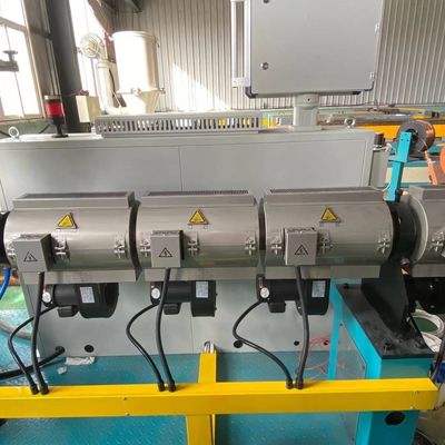 cadena de producción plástica del tubo del conducto del PVC 91KW de 16-32m m que hace la máquina