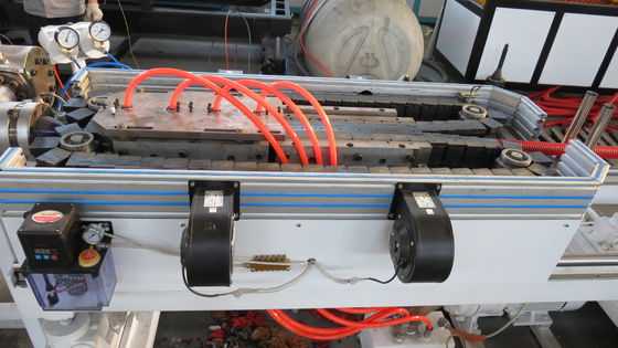 la pared del doble 3-6m/min acanalada instala tubos la cadena de producción PVC del HDPE del plástico PE