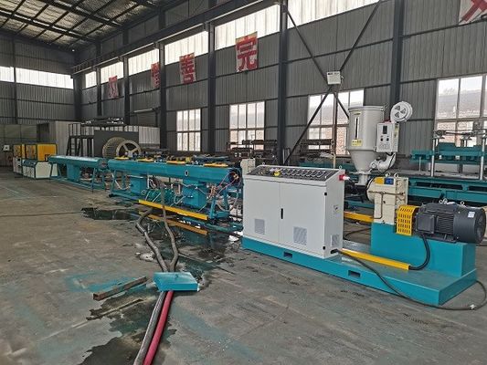 Cadena de producción plástica de la protuberancia del tubo del PVC del drenaje del abastecimiento de agua 16-63m m automático