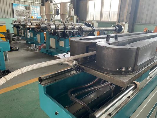 Línea acanalada de un sólo recinto del tubo del PE para hacer la envoltura eléctrica del alambre